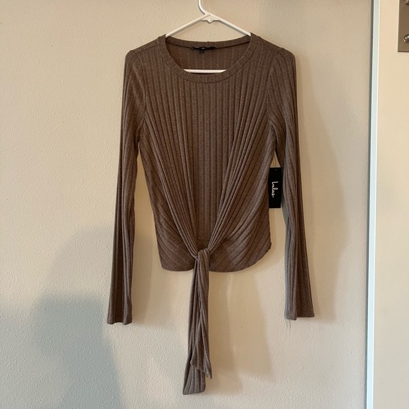 Lulus Tops - NWT - Lulu’s Tie Long Sleeved Top